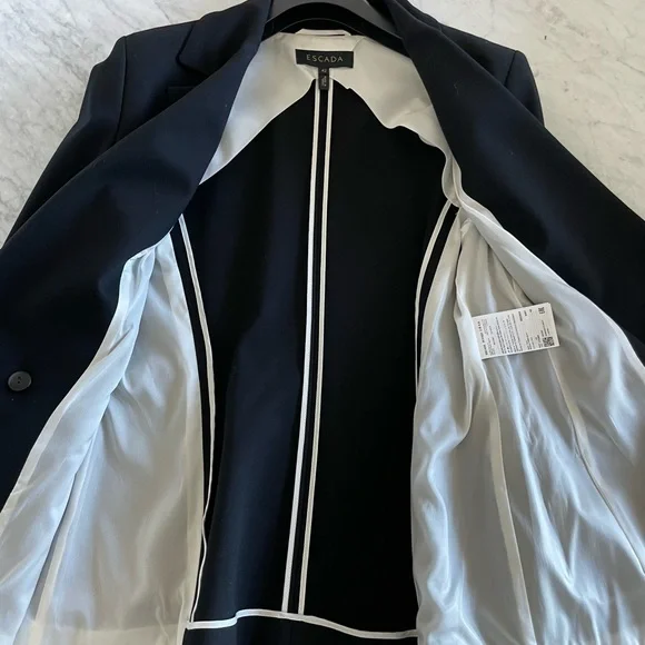 🎈ESCADA Black Blazer - Picture 6 of 7